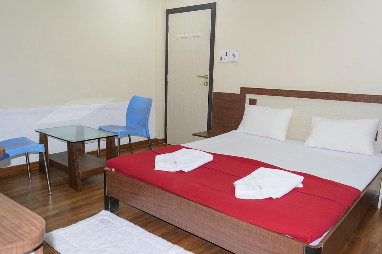 Hotel Mukesh Residency Πούνε Εξωτερικό φωτογραφία