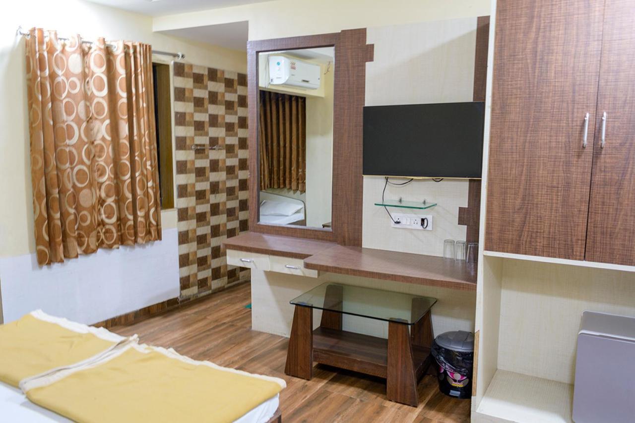 Hotel Mukesh Residency Πούνε Εξωτερικό φωτογραφία